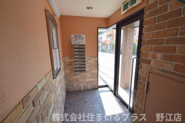 緑第3三友マンションのエントランス