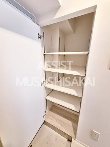 レスピール三鷹の収納|写真：設備同仕様の別物件です
