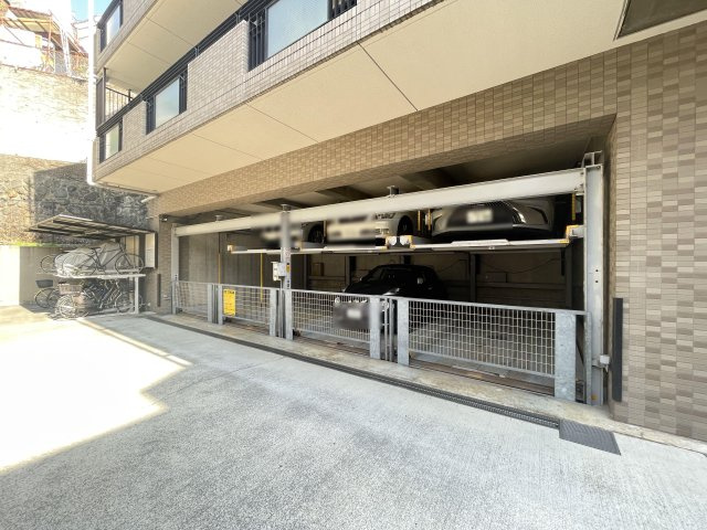 【駐車場】