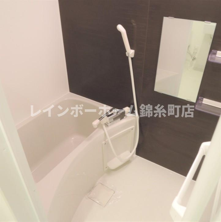 プレシャス西新井の浴室