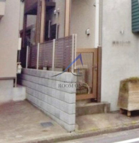 西荻北４丁目住宅のエントランス|エントランスです。