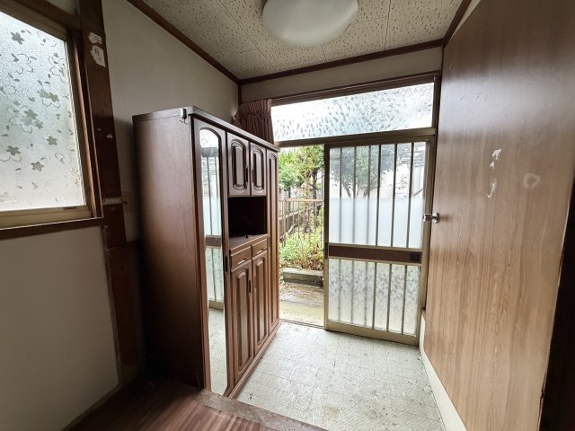 【玄関】 | 常総市水海道栄町　2階部分リフォ－ム　4DK