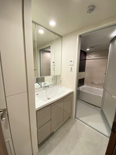 ＫＤＸレジデンス横濱紅葉坂の洗面所|※写真は同タイプ住戸です。