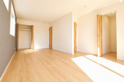 【寝室】 | ☆☆☆新築分譲　郡山市昭和二丁目TE　全４棟－④！！ | 洋室は2階3～4部屋！！2.4号棟は3部屋から4部屋へ変更可能
※実際に現地に家具はおかれておりません。また価格に家具は含まれておりません。(作成CG)
