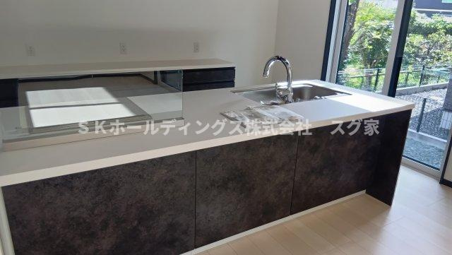 綾部市岡町新築戸建て住宅のキッチン