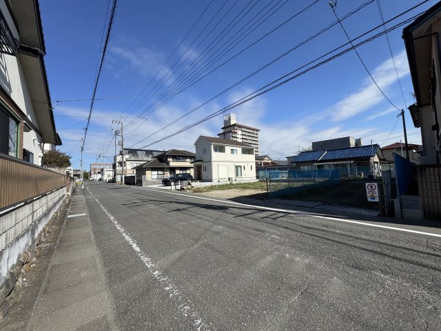 新築　前橋市石倉町3丁目　全2区画　2号棟の前面道路含む現地写真|現地写真　西側接道幅員約7.6ｍ
