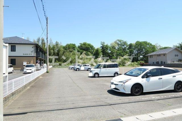 ヴィルヌーブＣの駐車場|高崎、前橋のお部屋探しはエンドスケープまで！お客様の理想お聞かせ下さい♪