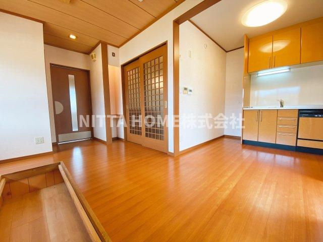 丹波市山南町草部の一戸建ての居間・リビング|フローリングで使い勝手の良いフローリング◇