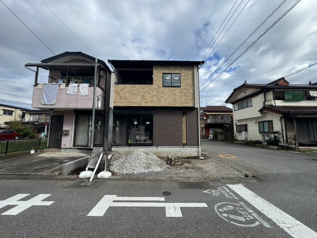 宇都宮市八千代二丁目の前面道路含む現地写真