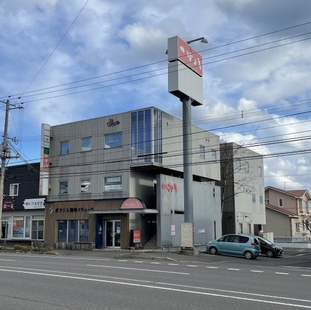 Jビルの外観