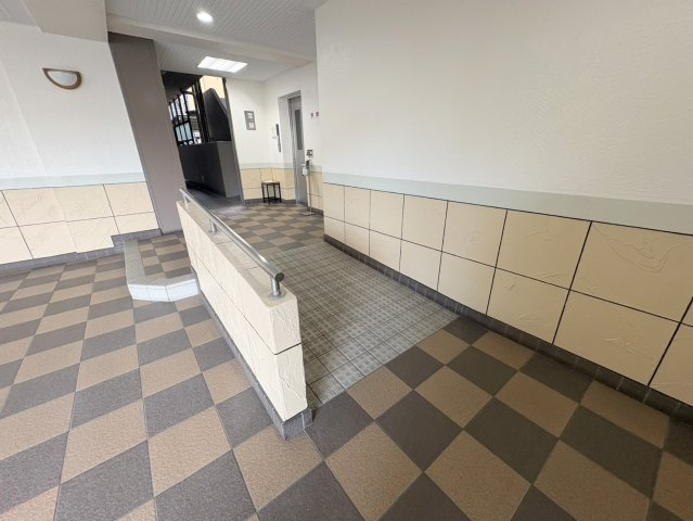 ライオンズマンション蘇我駅前のその他共用部分|共用部・スロープ付きエントランス