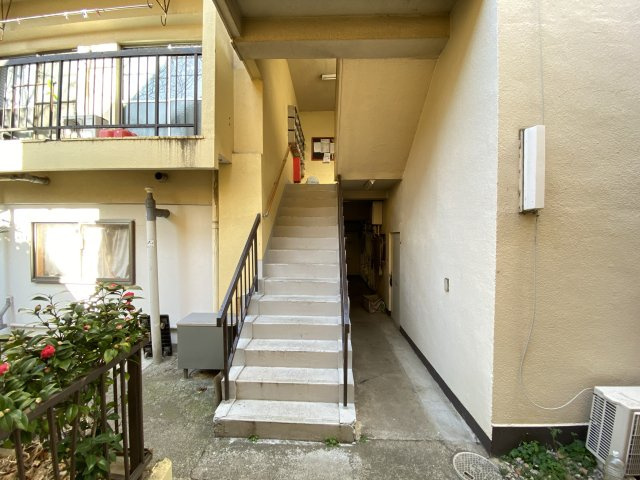 第２京葉マンションのエントランス