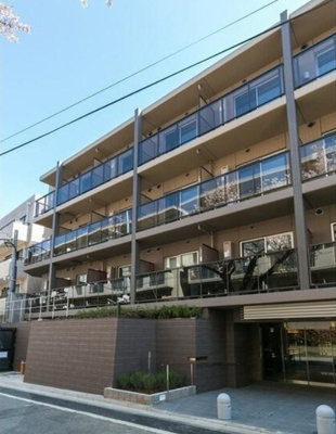【外観】 | ラクラス中野富士見町 | 鉄筋コンクリート造のがっちりとした建物。