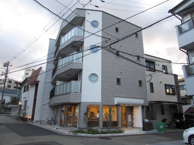PALAZZO逆瀬川の外観