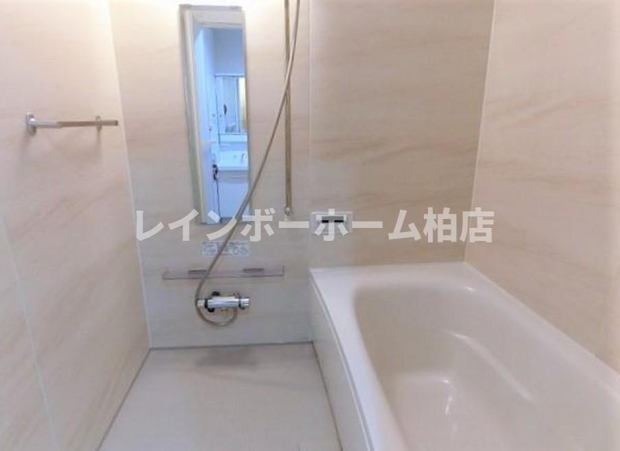 仲介手数料（賃料の1.10ヵ月）の50％OFF対象物件！の浴室