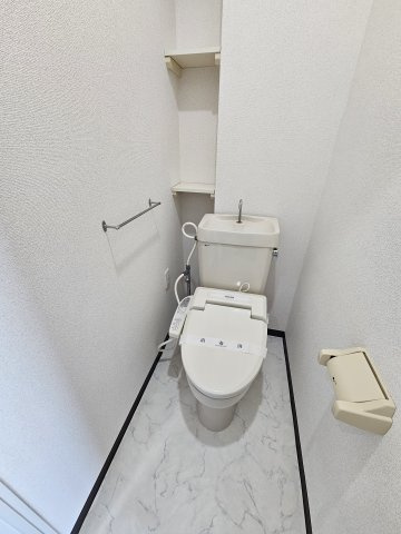 リヴェール21・日吉のトイレ|退去前につき、別部屋のお写真になります。