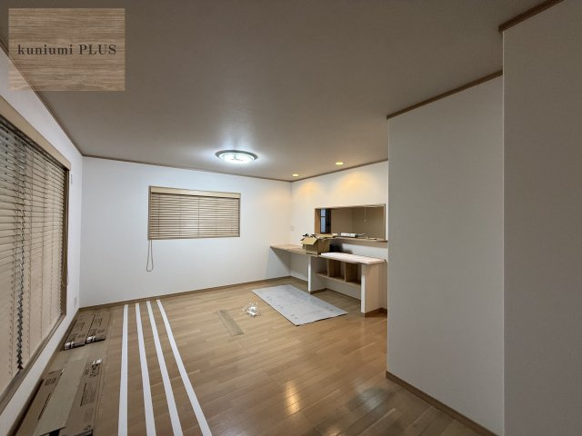 大阪市都島区都島中通3丁目の居間・リビング