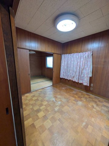 神戸市垂水区西舞子9丁目　中古戸建　地下車庫1台付！の洋室|広々とした洋室です