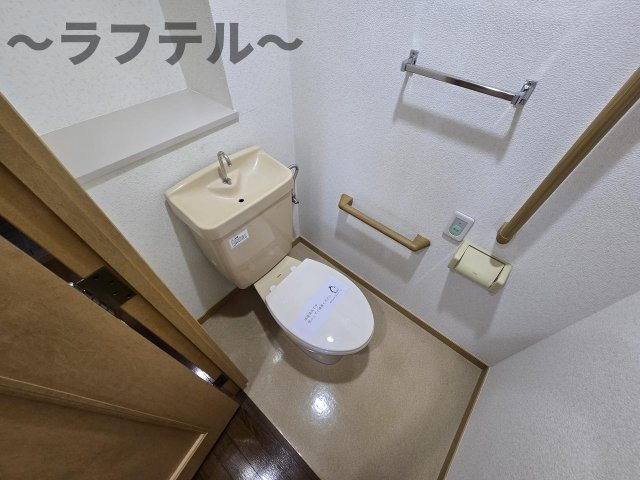ソルティ ブラン鶴瀬のトイレ|落ち着いた色調のトイレです