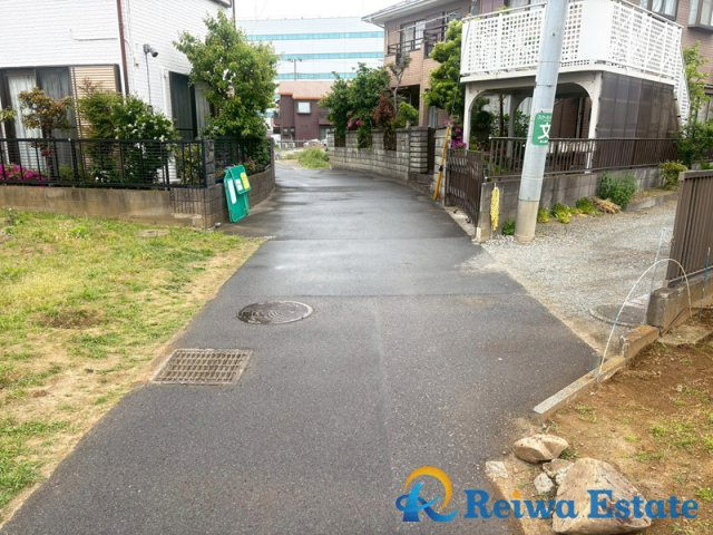 売地　茅ヶ崎市今宿の前面道路含む現地写真