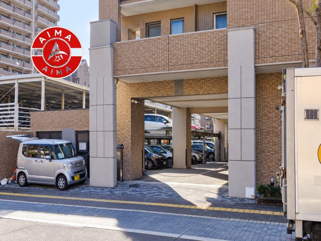 ペルル大濠公園の駐車場|敷地内の駐車場です。
