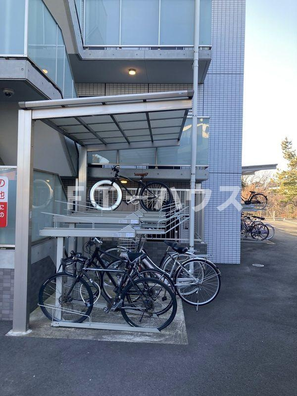 LEO FIOREGALO 印内の駐車場