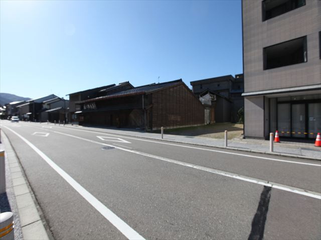 【前面道路含む現地写真】の画像
