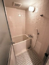 オークテラスの浴室|コンパクトで使いやすいお風呂です