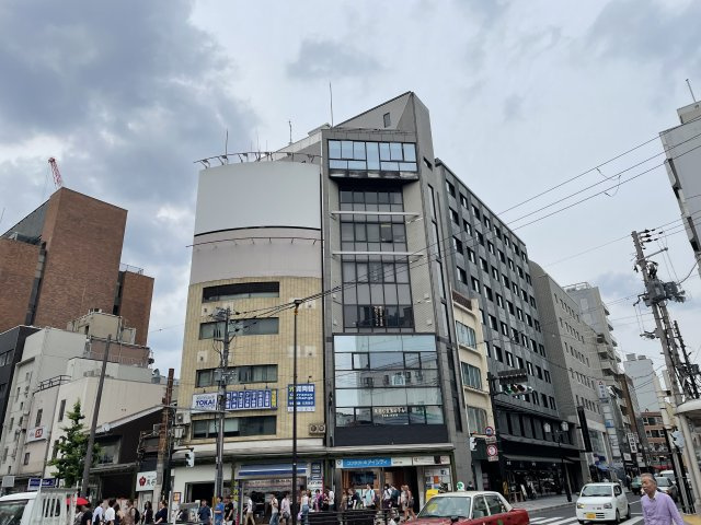 早川ビルの外観