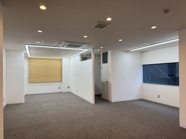 早川ビルの居間・リビング