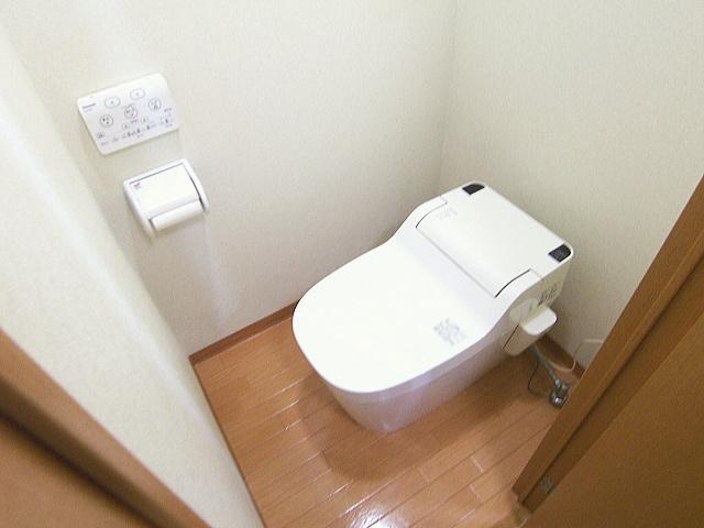 新潟市西区寺尾の賃貸マンションのトイレ