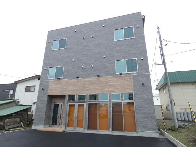 Vita(ヴィータ)の外観|店舗入口側※北面