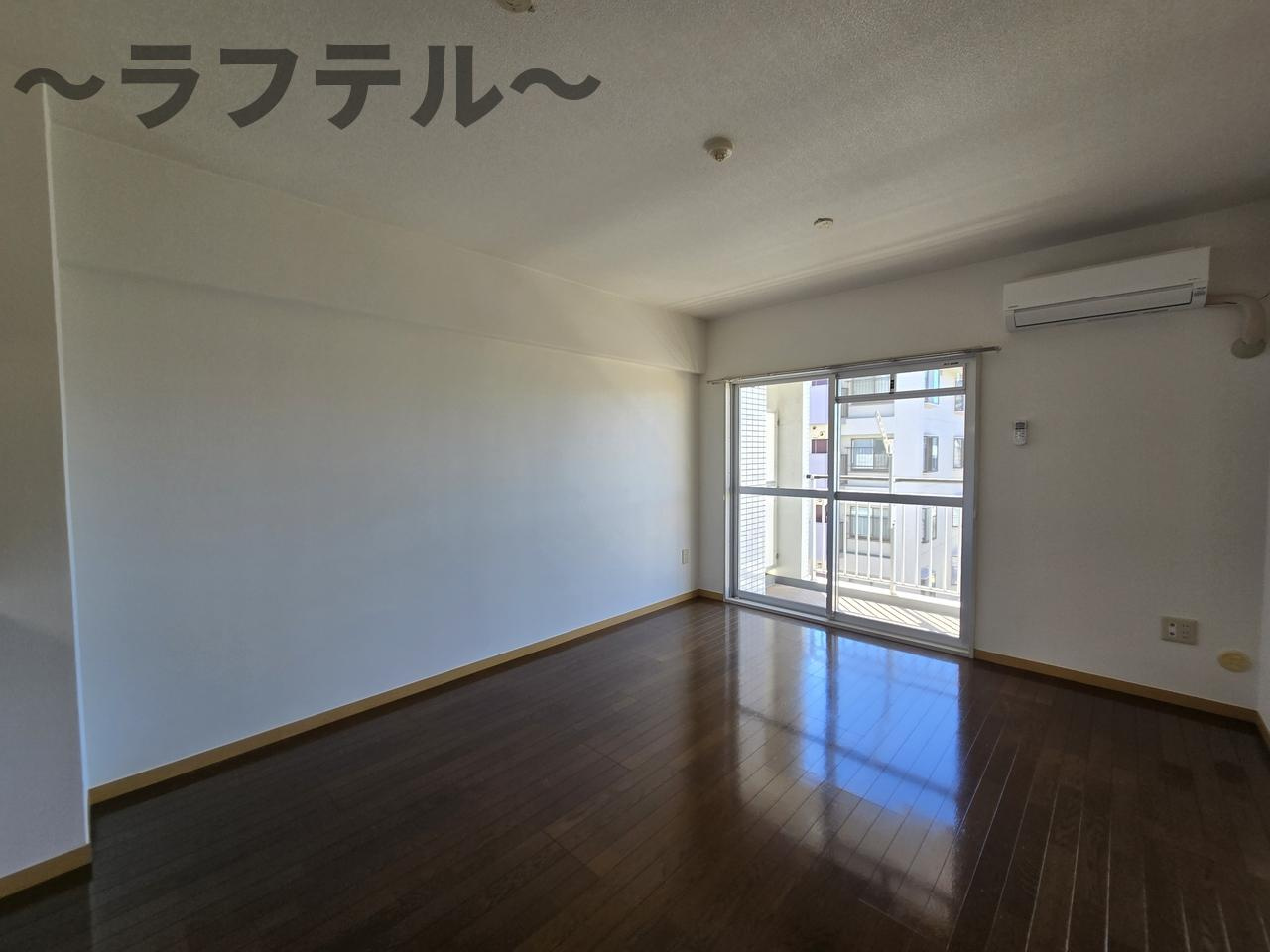 ソルティ ブラン鶴瀬の居間・リビング|ゆったり過ごせる居間です