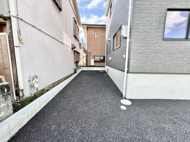 磐田市見付　第10の駐車場|こちら側には、車種にもよりますが2台駐車可能です。