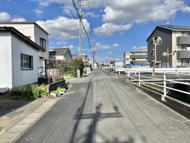 磐田市見付　第10の前面道路含む現地写真|別角度からの撮影になります。