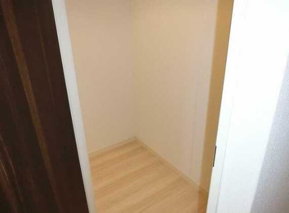 横浜市鶴見区元宮１丁目の賃貸マンションの収納