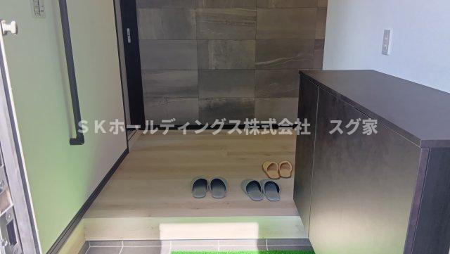 綾部市岡町新築戸建て住宅の玄関