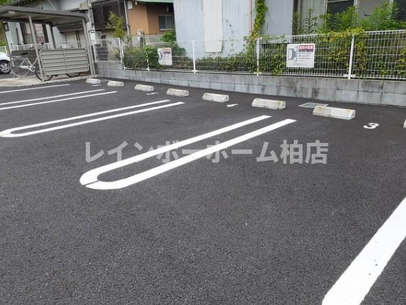 【仲介手数料：50％OFF】対象物件！の駐車場|駐車場に車を止められます
