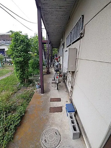 岩井コーポのロビー|建物の内部です