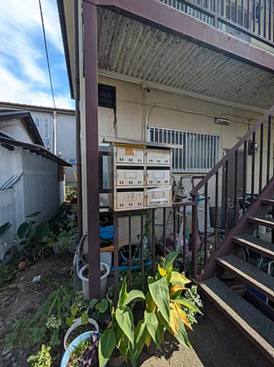 岩井コーポのエントランス|建物の内部です