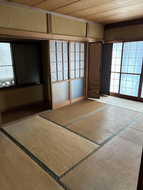 薬円台４丁目戸建ての居間・リビング