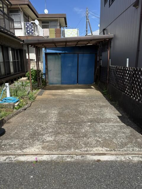 薬円台４丁目戸建ての駐車場