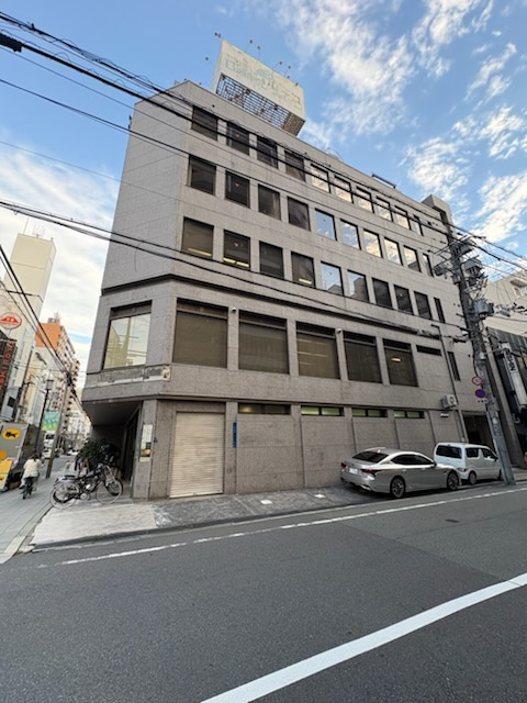ロイヤルクイーンビル1階