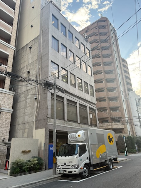 ロイヤルクイーンビル1階