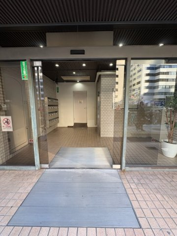 ロイヤルクイーンビル1階