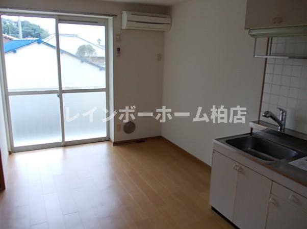 特典：仲介手数料が50％OFFです‼の居間・リビング|ゆったりとしたリビングです