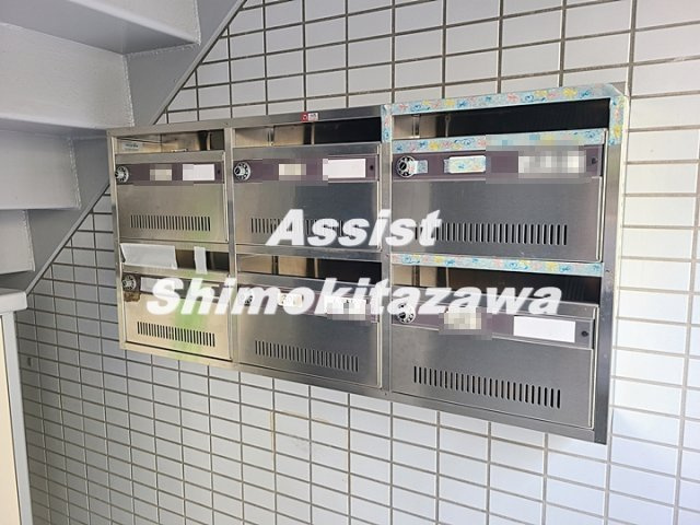 ホヅミビルのロビー