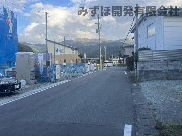 天童市大字干布557番4の前面道路含む現地写真