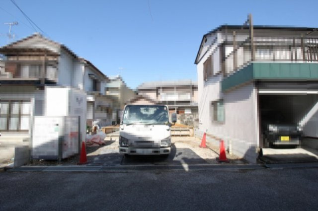高知市高須東町　新築戸建  １棟1号棟　　の外観|3LDK+FC+WIC＋SC＋パントリー　
土地面積　107.80㎡（約32.6坪）　建物面積　94.19㎡（約28.49坪）
１階　48.44㎡　2階　45.75㎡