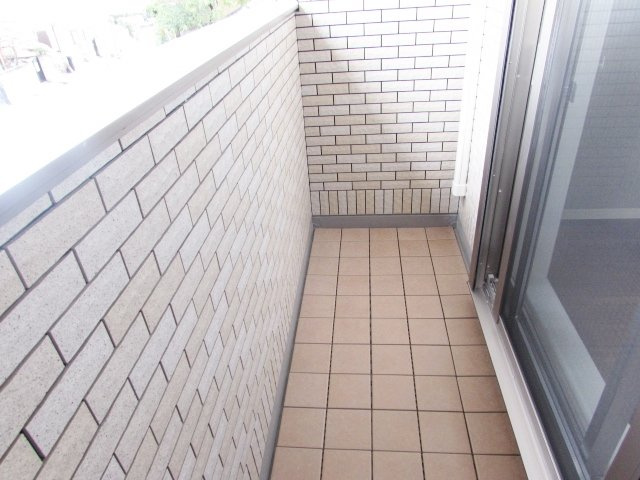 ラディエンス逆瀬川のバルコニー|広々としたバルコニーです